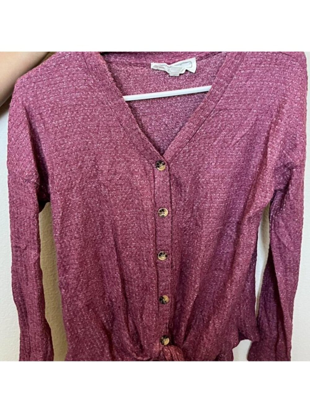 long sleeve button up top with tie detail. Size: S #burgundy #vintage #y2k